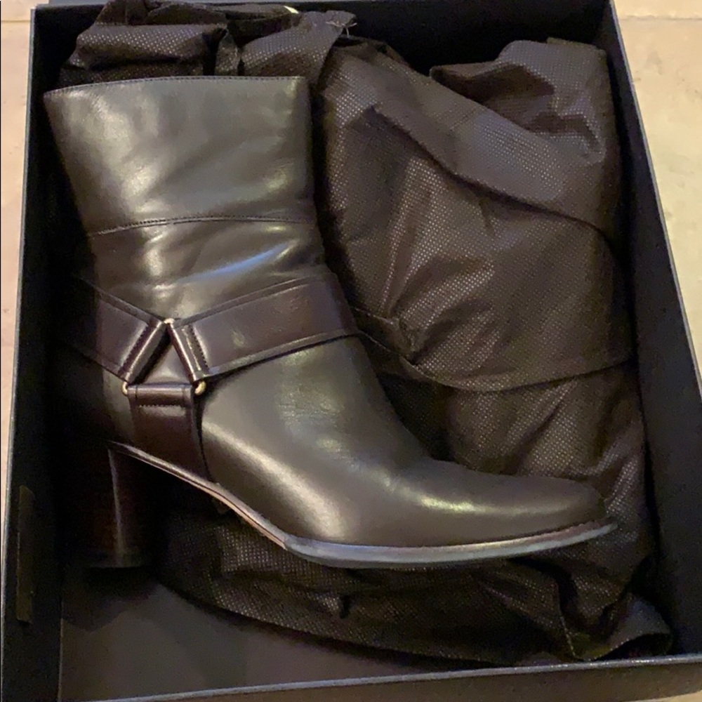 Short boots
